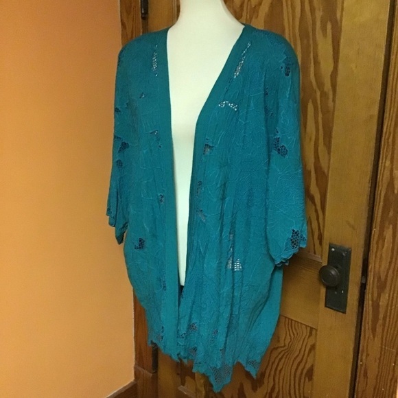 Vintage lace embroidered kimono - Picture 3 of 11